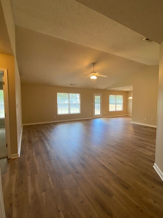 Building Photo - Available For Immediate Move-In!