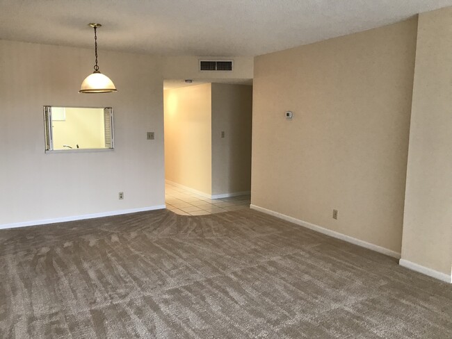 Building Photo - Great Coral Springs Apartment