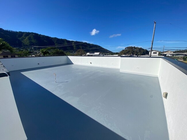 Building Photo - Manoa 5 Bedroom, 3.5 Bathroom, 2-Car Garag...