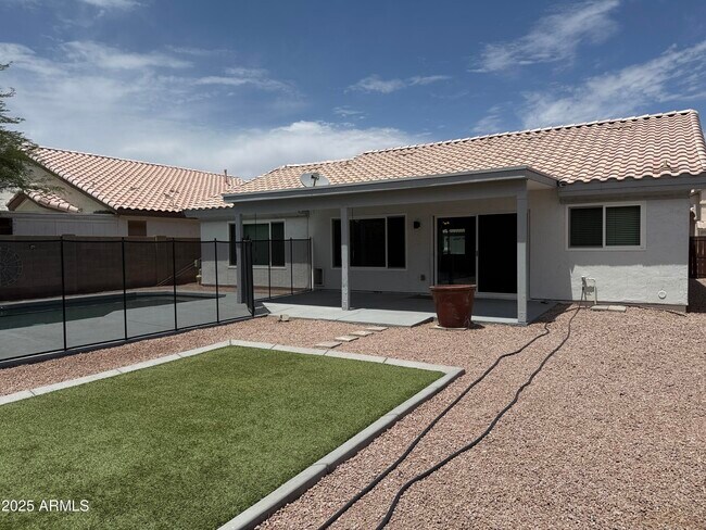 Building Photo - 4629 E Lavender Ln