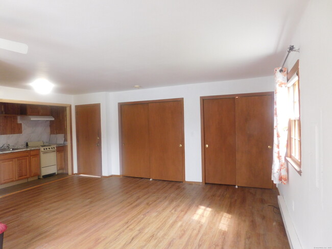 Building Photo - 5 Larson Dr