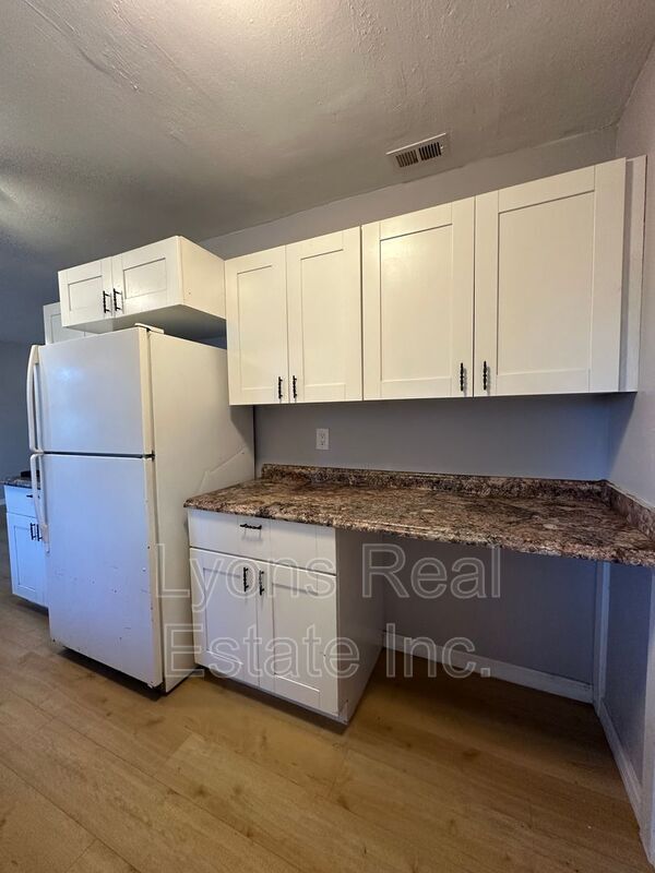 Building Photo - 4717 Douglas Ln