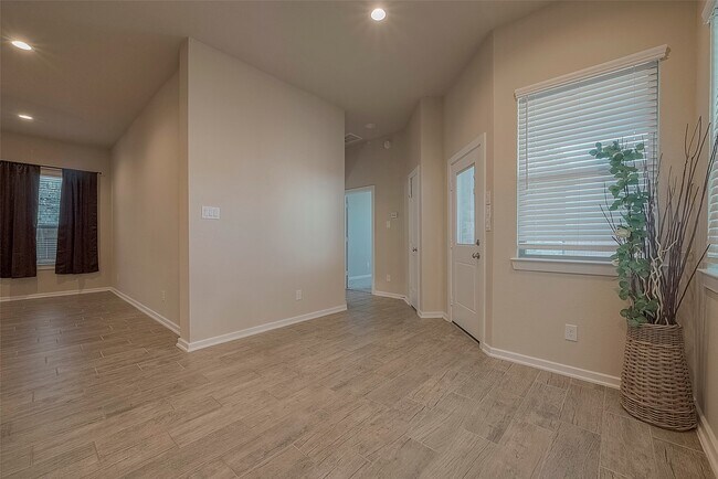 Building Photo - 7015 Anacua Berry Circle