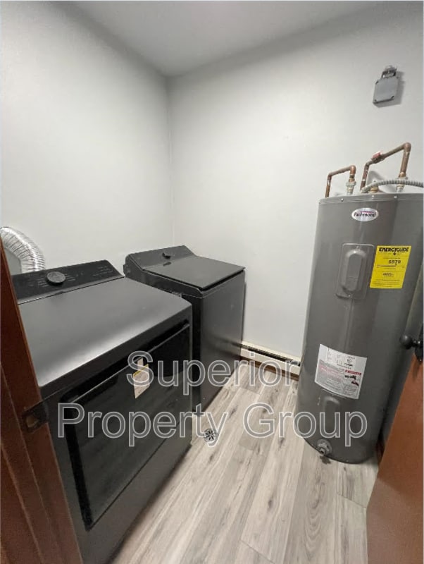 Building Photo - 2 S Wickham Ct