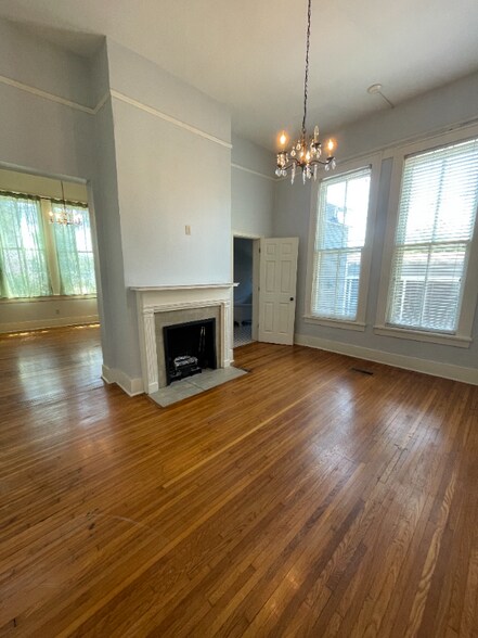 Primary Photo - 920 Scott St