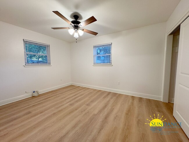 Building Photo - Beautiful 3 Bedroom Home in Fort Walton Be...