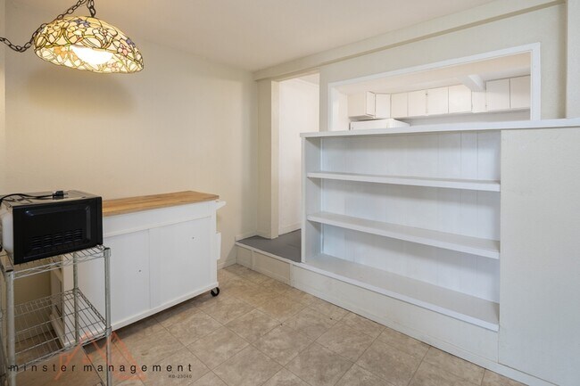 Building Photo - 1904 Naio St