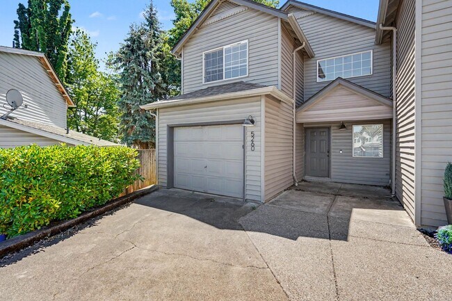 Building Photo - 5260-5262 Springcrest Drive