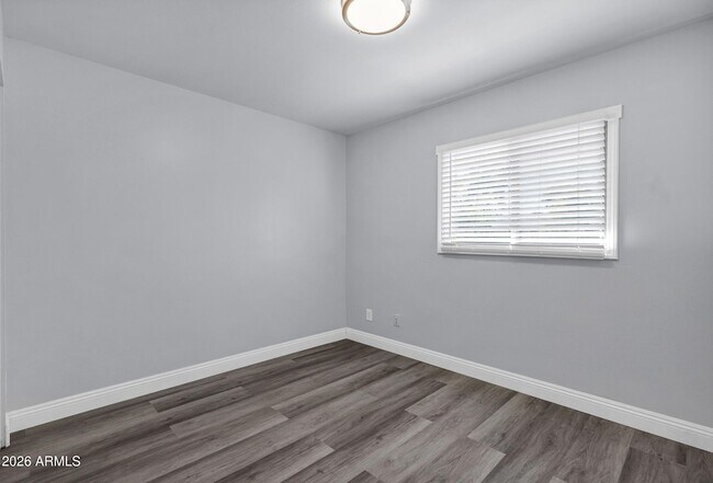 Building Photo - 14 E Hermosa Dr