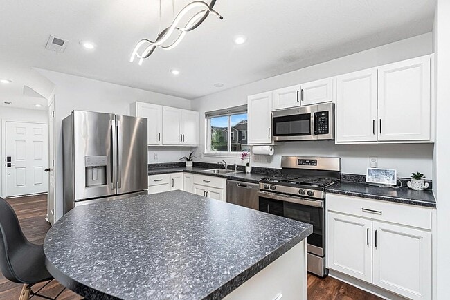 Building Photo - 7430 Sugarbark Dr