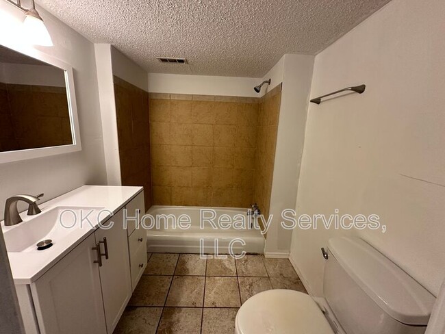 Building Photo - 2936 SW 50th St