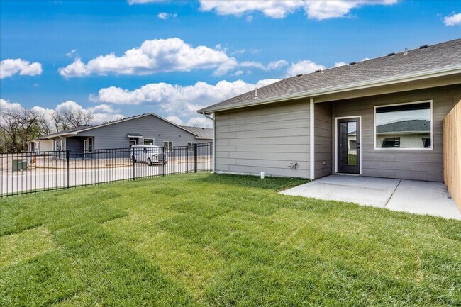 Building Photo - Cypress Glenn Oliver