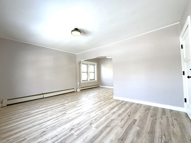 Building Photo - 1532 S 64th St