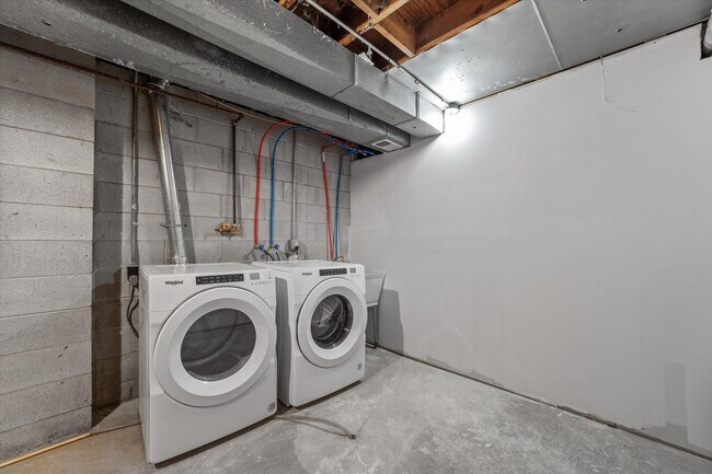 Building Photo - 666-668 Hearne Ct.