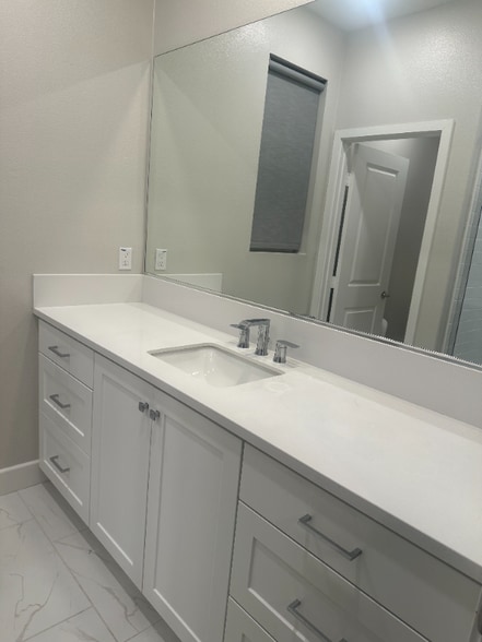 Building Photo - 2425 Little Rock Lane