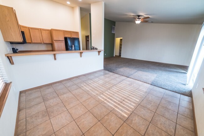Building Photo - 4 Bedroom 2 Bath Home for Rent