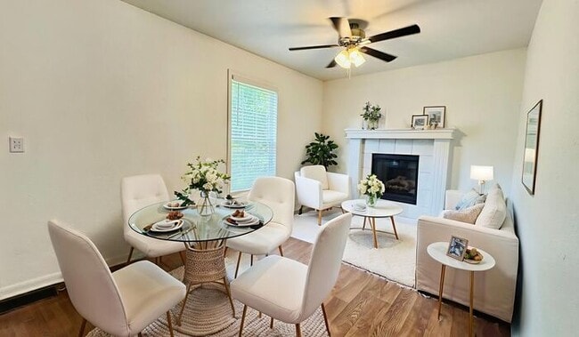 Building Photo - Creekwood Park Townhomes - Reduced rent + claim your choice of a brand-new 55" TV or a $250 Amazo...