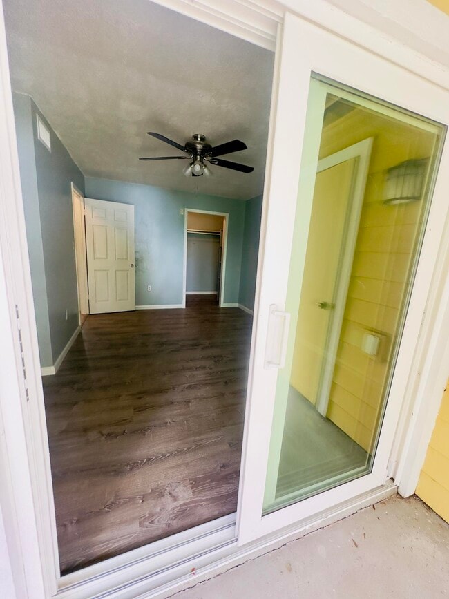 Building Photo - 225 S Tropical Trail