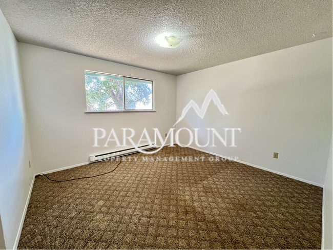 Building Photo - Charming 2-Bedroom Duplex with Garage!