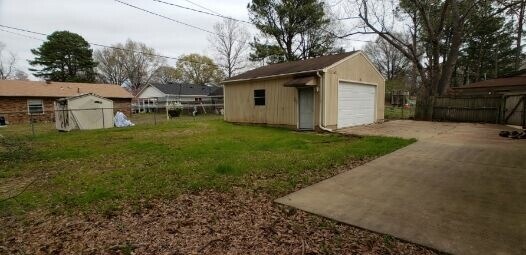Building Photo - 7903 Brentwood