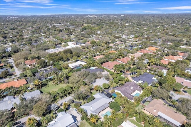 Building Photo - 15305 SW 74th Ct