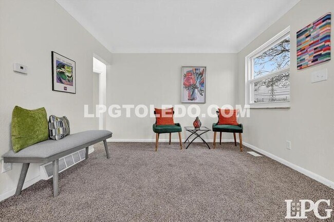Building Photo - 927 W Northgate Pkwy