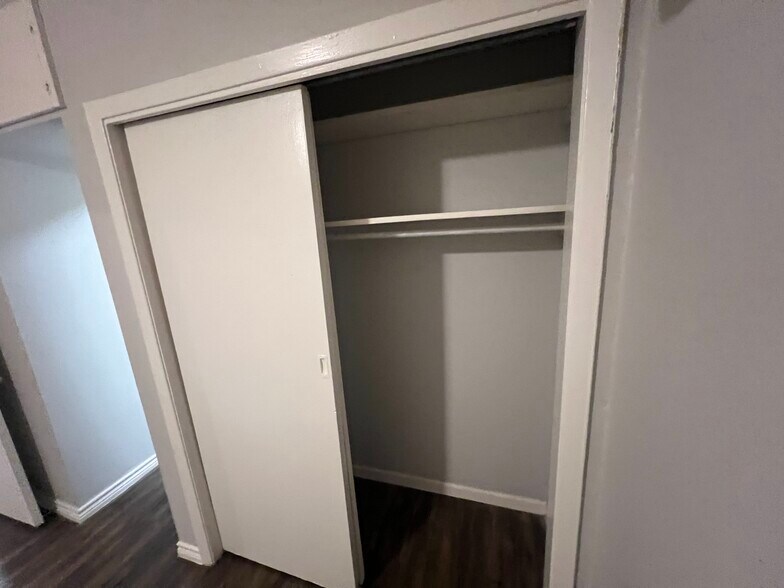 Building Photo - 605 N 12th St