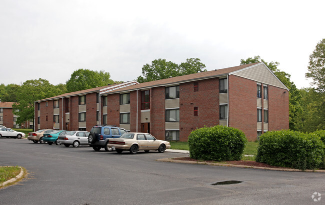 Building Photo - Perrywood Garden Apartments