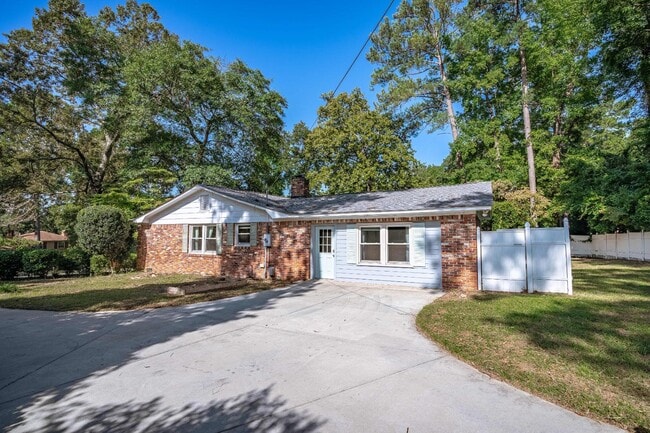 Building Photo - 3533 Greenleaf Rd