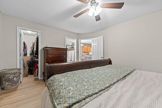 Building Photo - 8603 Raintree Cir