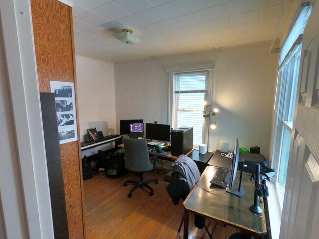 Building Photo - 2743 S Clement Ave