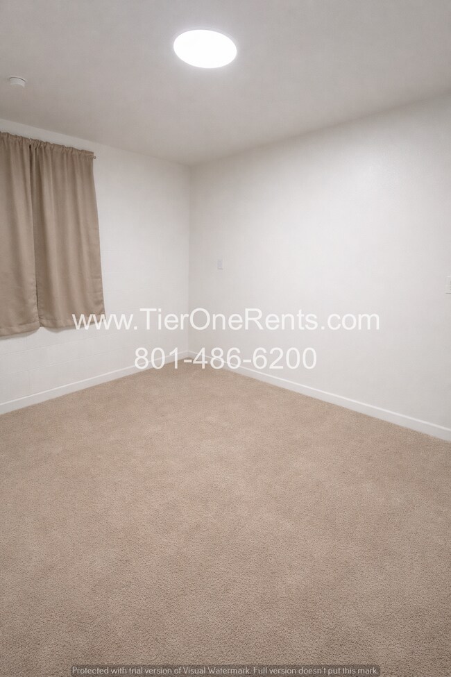 Building Photo - **MOVE IN SPECIAL** Half off first month's rent