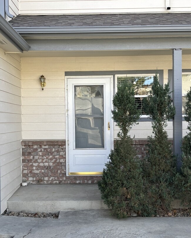 Building Photo - 927 Parker Dr