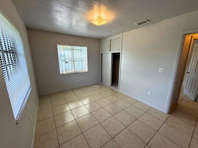 Building Photo - 15300 NW 32nd Pl