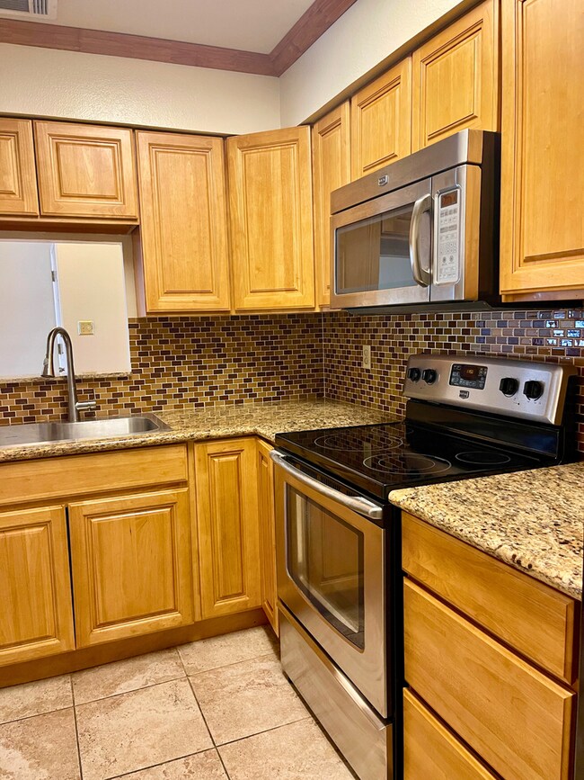 Building Photo - 11839 Parliament Dr