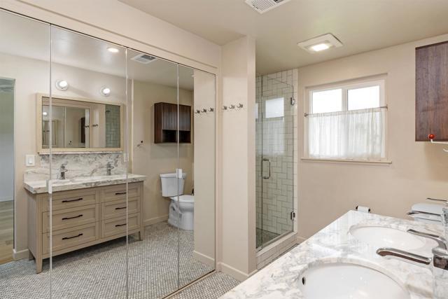 Building Photo - 1009 La Tierra Dr