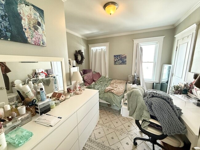 Building Photo - 81 Florence St