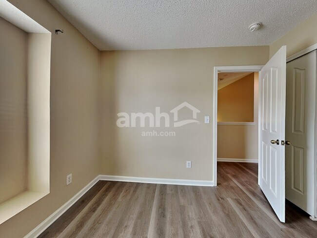 Building Photo - 1053 Kings Mountain Ln