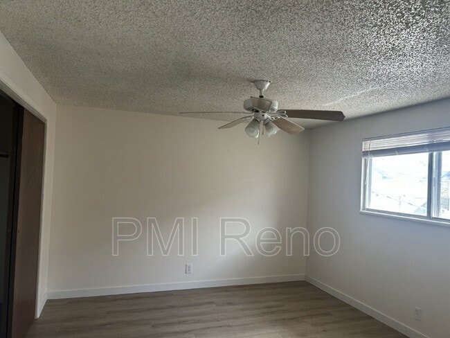 Building Photo - 374 La Rue Ave