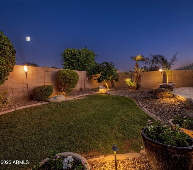 Building Photo - 9053 E Hobart St