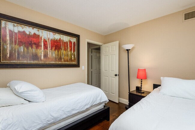 Building Photo - 16025 N 58th Pl