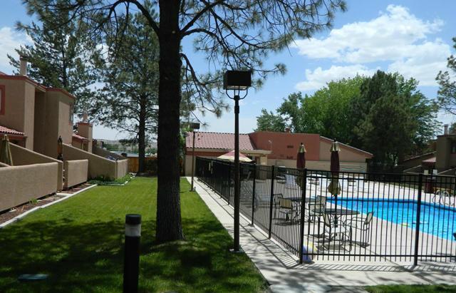 Building Photo - 5200 Villa View Dr