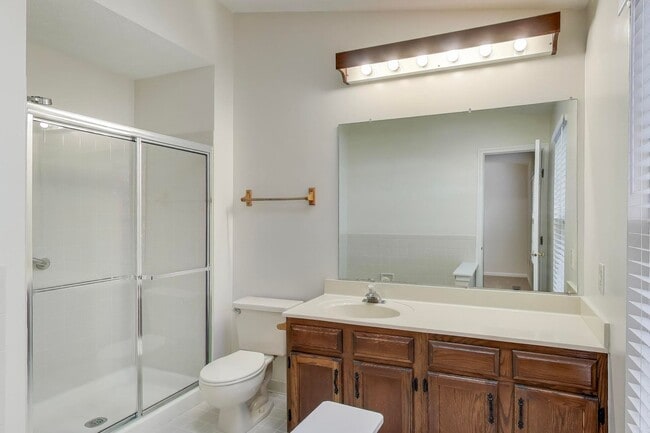 Building Photo - Ellicott City townhome for you!