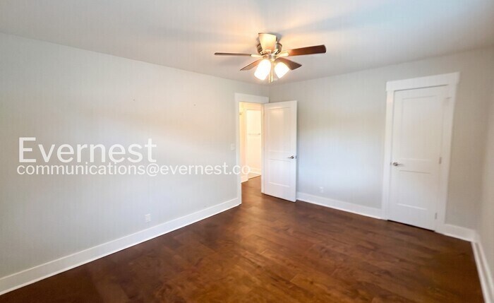 Building Photo - 1206 Cranbrook Dr