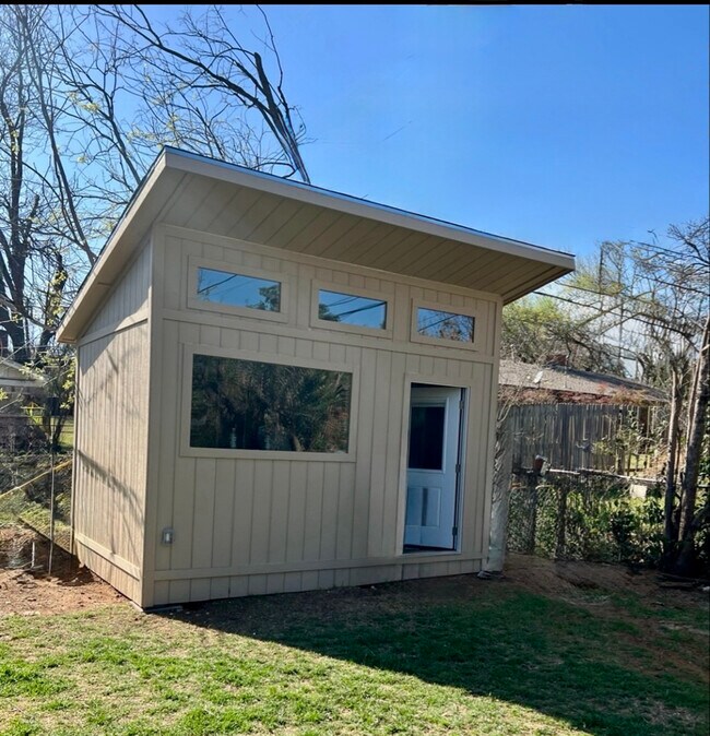 Building Photo - 4809 Blaney Ave