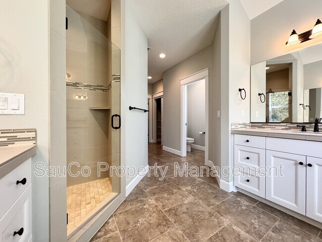 Building Photo - 13257 SW Maplecrest Ct