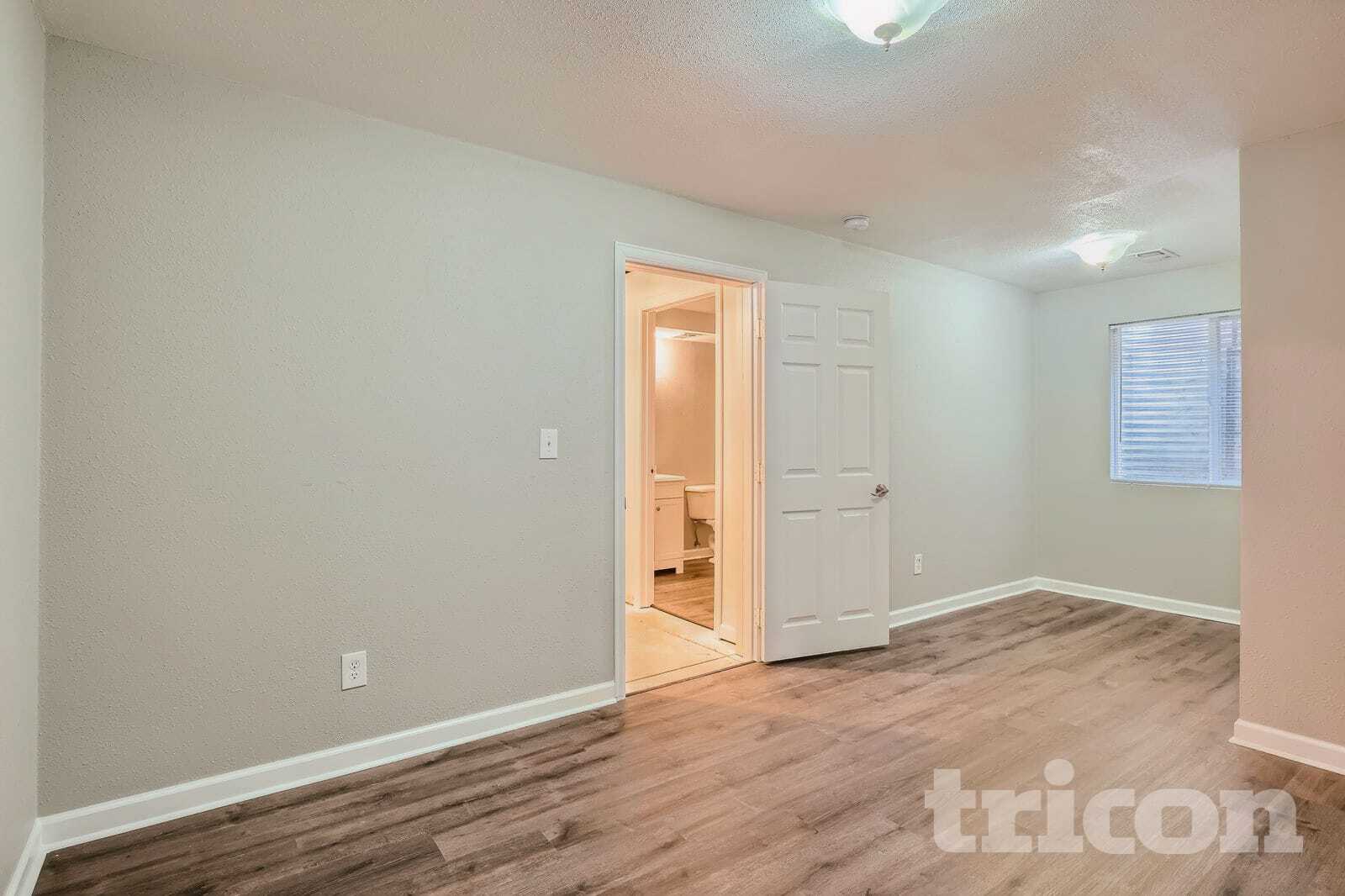 Building Photo - 5704 W 16th St Ln