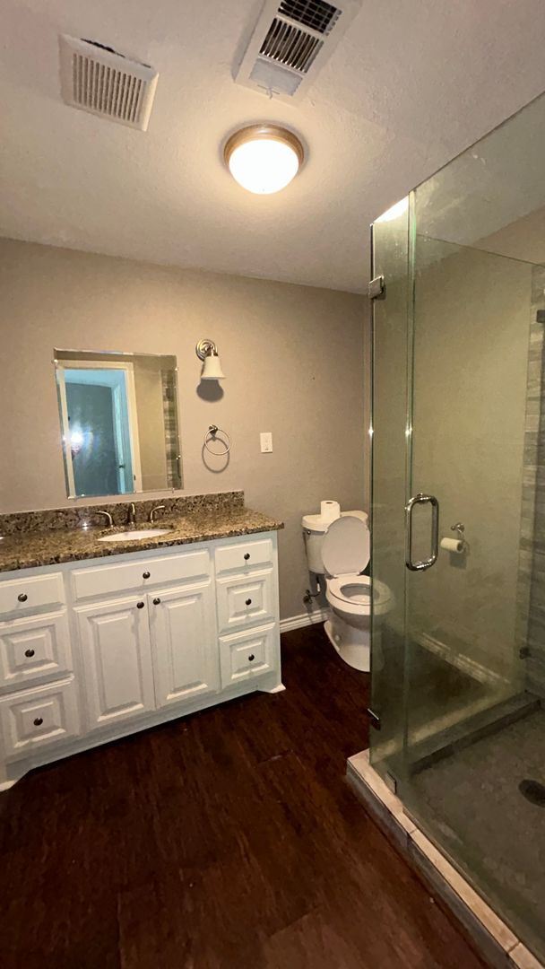 Building Photo - Charming 3 Bedroom/3 Bath Near TCU