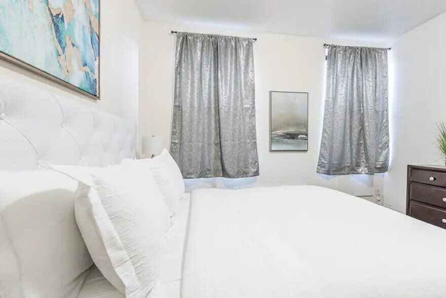 Building Photo - 348-350-350 E 119th St