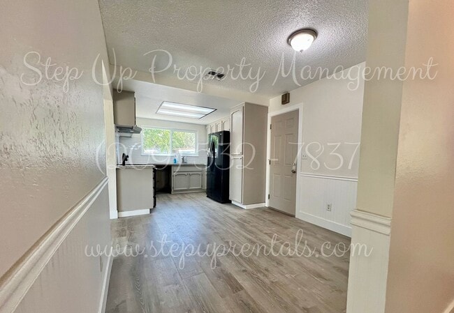 Building Photo - Beautifully Updated 4-Bedroom Home on Half...